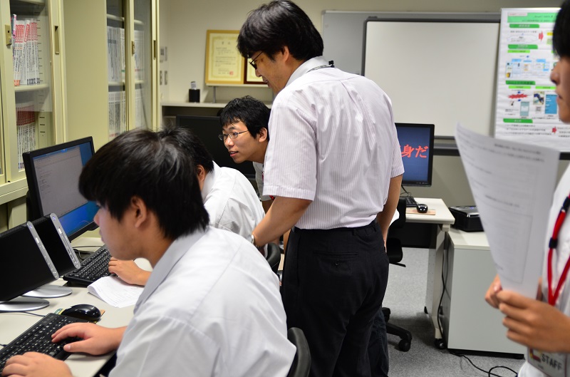 先生のアドバイスを基に改良を重ねてゆきます