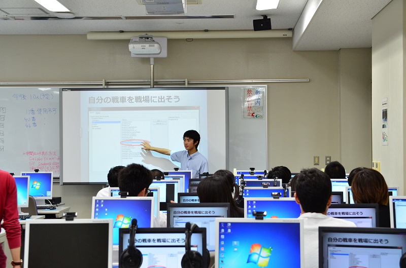 まずは一斉に環境準備、在学生の説明に続きます