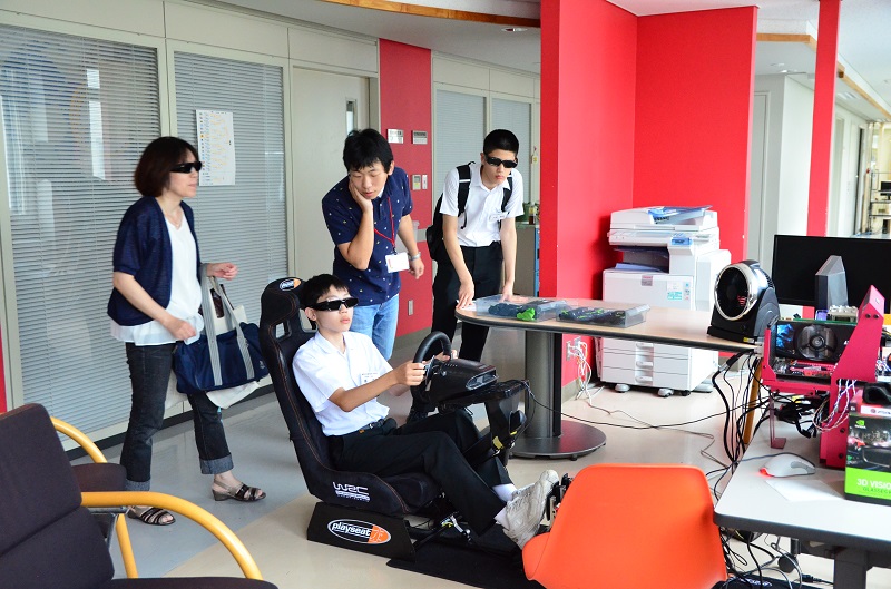 4Dの世界で運転シミュレーション