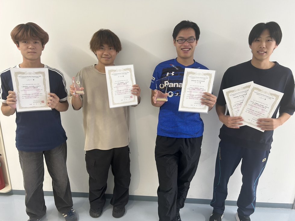 研究シンポジウムで複数入賞-写真1.jpg