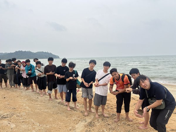 赤ちゃん海亀の放流を前に ☆3_IMG_3498.jpg