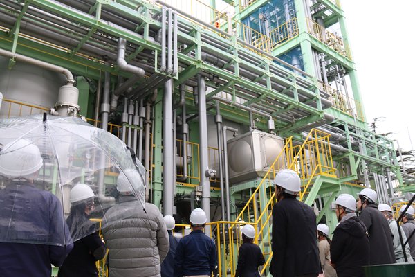 王子ホールディングス