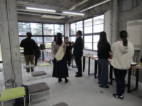 歓談の様子 IMG_8136.JPG